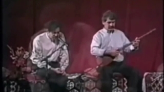 شهرام ناظری با تنبور کیخسرو پورناظری ۱۹۹۱ آمریکا، رو سر بنه به بالین ترک من