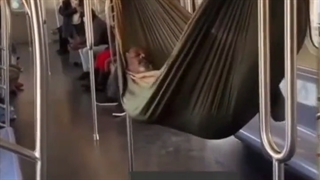 دیوانه خانه ای به نام مترو