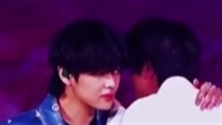 اخ چرا اینطوری نگاه میکنی پسر