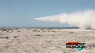 بازدید وزیر دفاع از یک مجموعه تولید موشک