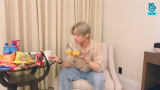 لایو "Leeknow Ri Bang" لینو~<زیرنویس فارسی>