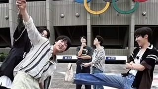 وقتی جین میخواد یه عکس تکی بگیر اما ...