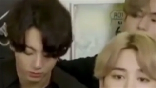 وقتی ادمین اهنگ نداره ... معنیش داغون بود ننوشتم اهل دلا می‌فهمن /vkook/ویکوک