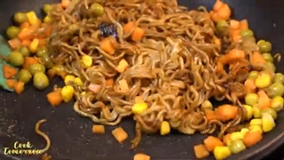 طرز تهیه نودل تریاکی (مجله پاورقی)