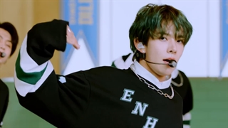 اجرای آهنگ Tamed-Dashed و کاور اهنگ پرمیشن تو دنس Permission to dance از انهایپن Enhypen