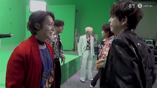 پشت صحنه ساخت موزیک ویدیو mango از گروه سوپرجونیور با زیرنویس فارسی