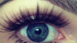 چرا بن مژه ی دوستم از من نازکتره