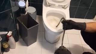 آموزش باز کردن لوله توالت فرنگی - قاسمی ۰۹۱۲۴۰۸۰۱۵۰