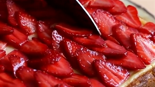 طرز تهیه چیز کیک با توت فرنگی