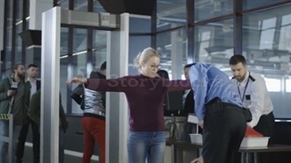 بازرسی بدنی در فرودگاه چگونه است؟