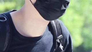 عکس های منتشر شده از چانیول در سربازی در  حال رفتن به موزیکال