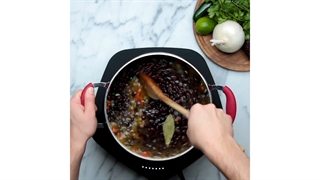 طرز تهیه خوراک لوبیا سیاه