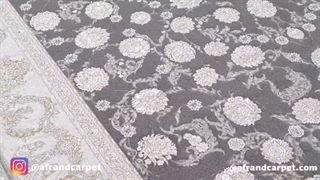 فرش ماشینی افرند ۱۲۰۰ شانه گل برجسته زمینه دودی کد ۲۲۶۰