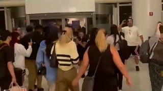 دخترا به سلامت رسیدن به آمریکا...