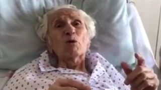 ویدئوی جدید همخوانی امین الله رشیدی با ترانه‌ی قدیمی خود‌ در بستر بیماری