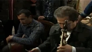 ویدیو نوازندگی استاد اردشیر کامکار در نمایشگاه محمد حسن کاکاوند