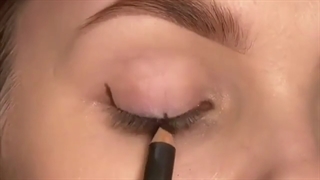 آموزش کشیدن خط چشم با مداد برای مبتدیا