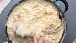 طرز تهیه پاستا پر پنیر و خامه