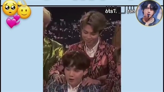 عررر @_@یونمین:) چراایناانقدرکیوتن خدا چراااا؟!(کسی اسم اهنگشو میدونه؟)