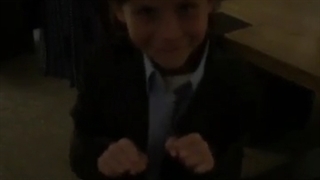 مثلا میرقصه \: