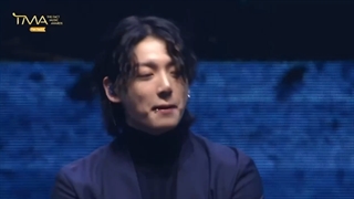 اجرای کامل Yet To Come در مراسم میوزیک اواردز