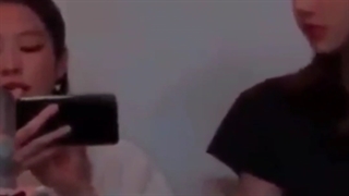 یس کویینمون درحال حسودی کردنه