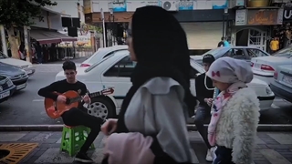 اجرای خیابانی آهنگ کشتی از سینا پارسیان (سهیل غلامی روچی)