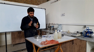 چگالی ویژه  دانه های خاک - دانشگاه کاشان- بخش اول -کلیات