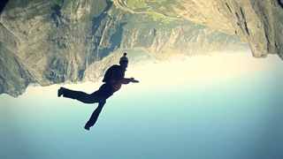 جاذبه صفر را تجربه کنید (Experience Zero Gravity)