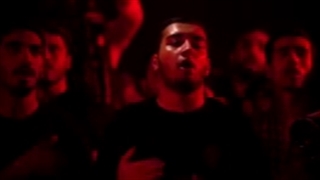 این سینه زنی طوفانی حسین آقای طاهری رو گوش کنید   و بصورت گسترده نشردهید، باید همه خانمهای محجبه بزرگوار بدانند ...