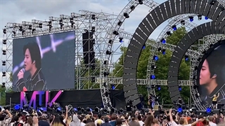 فنکم اجرای کاور آهنگ Let it be از سوهو در MIK Festival in London 2022