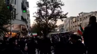 کردی رقصیدن پلیس ها به مناسبت برد تیم ملی مقابل ولز