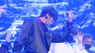 اجرای اهنگ taste از دنس راچا  stray kids