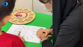 آموزش ساعت به کودکان اتیسم