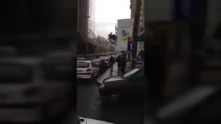 لحظه فروریختن داربست های ساختمان