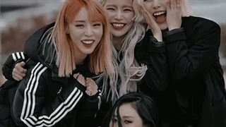 آهنگ هایی از کیپاپ که تو ذهنمون در حال پلی شدن