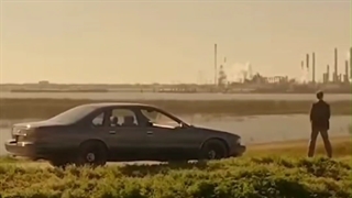 سکانسی هیجانی از فیلم جوی قاتل "killer joe 2011""