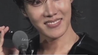 وقتی جیهوپ در مراسم ماما به جین زنگ میزنه