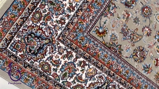 فرش 700 شانه ارزان قیمت - طرح گلریز رنگ فیلی با تراکم 2100