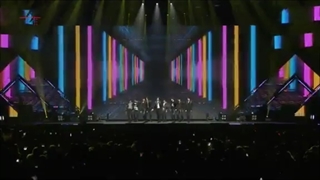 اجرای "under the skin+sense of you" از "&team" در "AAA2022"