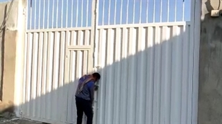 تست آلارم در صورت باز شدن درب ورودی متصل به فنس الکتریکی