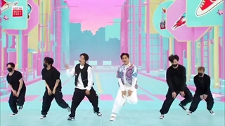 اجرای آهنگ Bout you از سوپرجونیور D&E در کنسرت Lotte Family