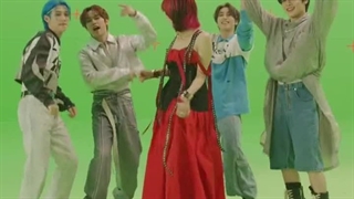 تیک تاک STRAY KIDS با لیسا ( خواننده ژاپنی). آهنگ Social Path♡♡