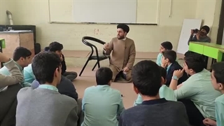 کد ۳۱۳ _ (۱۰) _ کی گفته رهبری، نائب امام زمان ان؟!