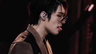 نه‌تنهاهمه‌چیزاین‌اقاعه‌رومیپرستم بلکه به‌صورت‌اختصاصی سیمپ زبونش‌هم هستم:<