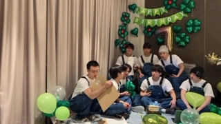 استف ها یه سری آزمون درباره ی آهنگ هاشون بهشون دادن که باید جداگونه انجام بدن و امتیاز داره مثل امتحان 