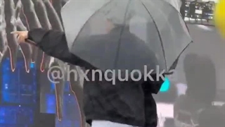 میخواستم ویدیو بزارم....اما از اونجایی که امشب اسکیز کنسرت دارن پس تا فردا خدافظ...