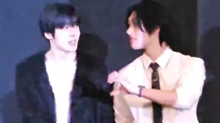 مومنت جدید یونگی رو دیده بودین؟ اقایی مینگی چجوری کنار خانومش ایستاده :>