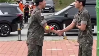 برین کنار پسرام برگشتنننننننننن:)))..ذوق‌واشک فراواننن