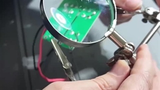 ذره بین گیره دار